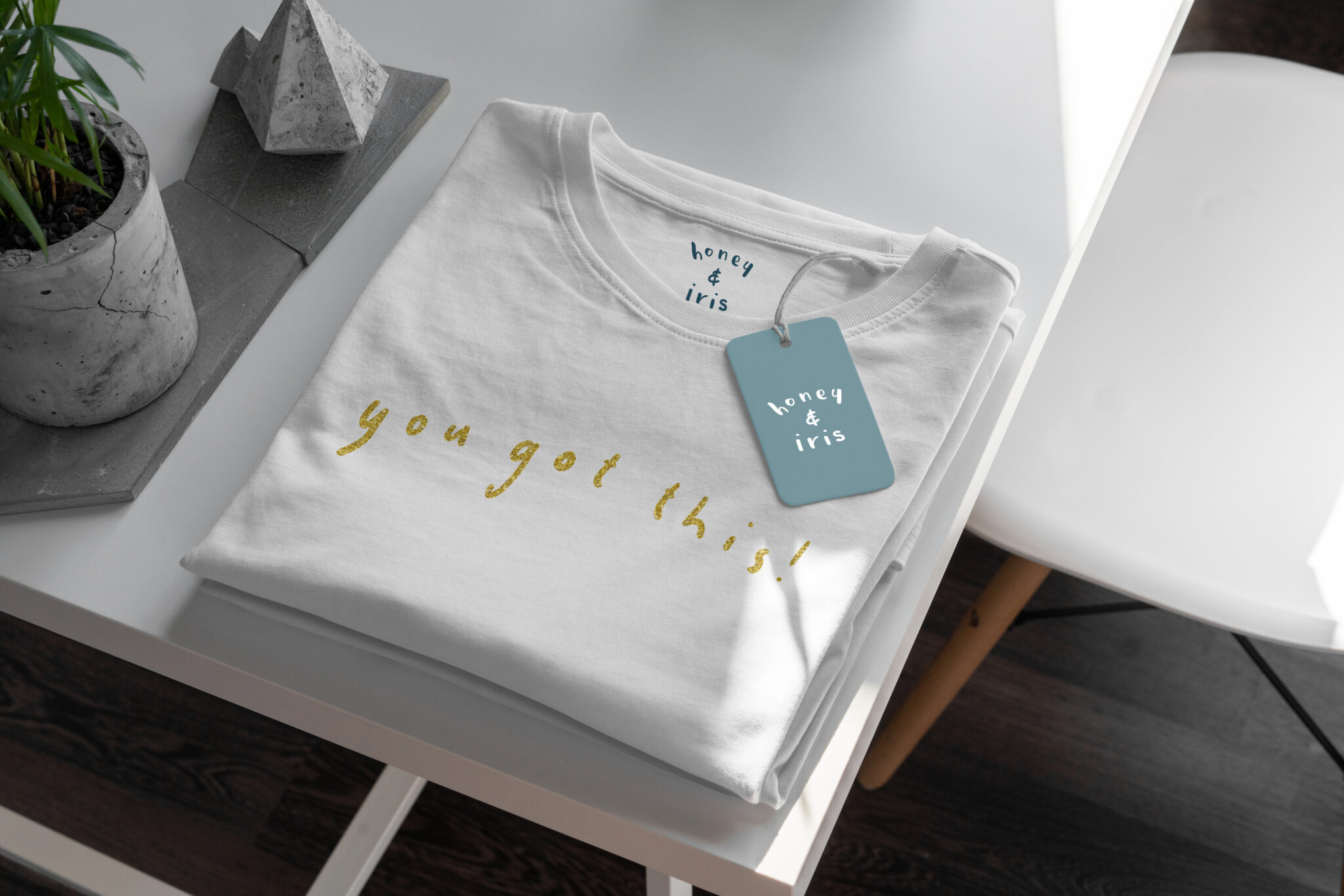 Honey & Iris logo design